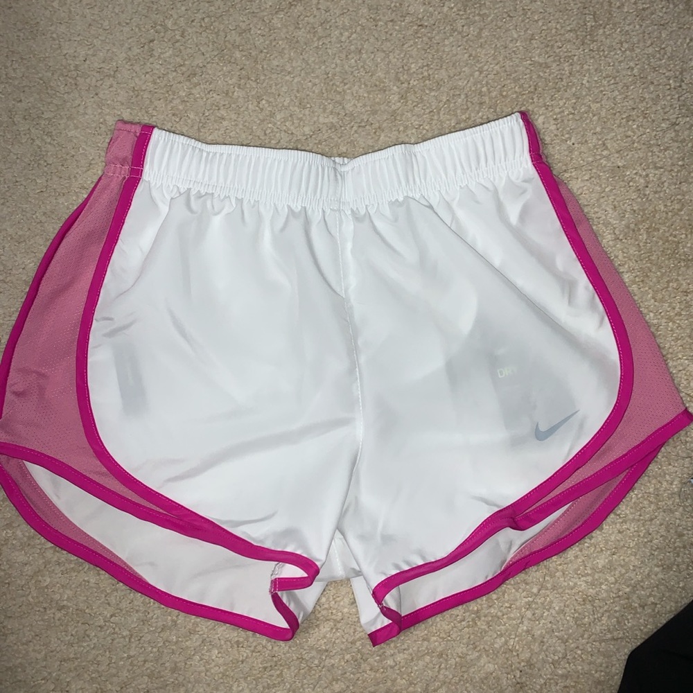 White Nike shorts (xs) NWT